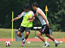 Christian Bermúdez durante una sesión de entrenamiento junto a Rafael Márquez. MEXSPORT  /