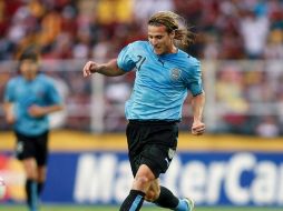 Diego Forlán anotó uno de los goles ante el equipo de Plaza Colonia. MEXSPORT  /