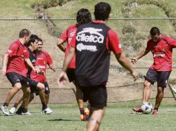 Los rojinegros entrenan fuerte de cara al Apertura 2011. A. CAMACHO.  /