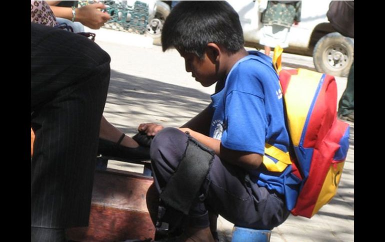 La pobreza, la violencia familiar y empresarios sin escrúpulos son algunos de los factores que orillan a los niños a trabajar. ARCHIVO  /