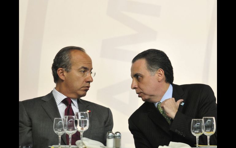 Calderón y Ferrari en la inauguración del VII Congreso Mundial de Cámaras de Comercio. EFE  /