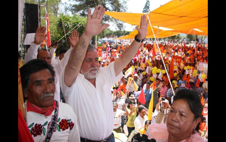 Alejandro Encinas visitó ayer sábado la cuna del actual poder político en el Estado de México. EL UNIVERSAL  /