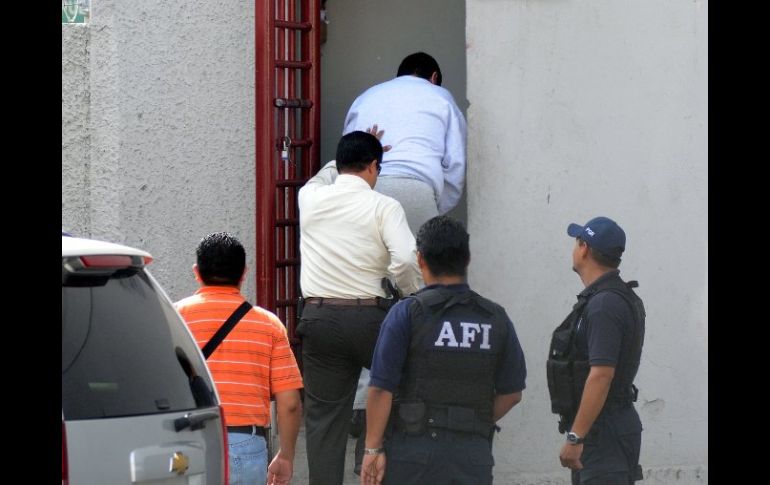 Los 11 detenidos en la residencia de Hank Rhon comparecieron en el juzgado de Baja California. ARCHIVO  /