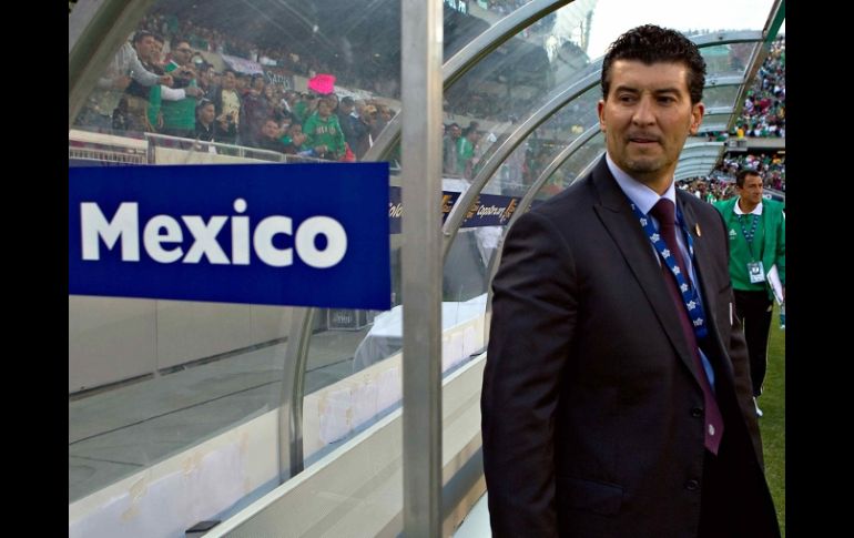 El técnico de la Selección mexicana, José Manuel de la Torre, durante el partido ante Costa Rica. MEXSPORT  /