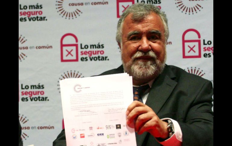 Encinas firmó hoy el documento de Causa Común Lo Más Seguro es Votar. NTX  /