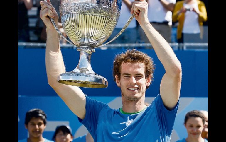 El escocés Andy Murray sufrió para llevarse por segunda vez en su carrera el torneo londinense. NTX  /