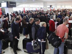 Argentina anunció la reanudación paulatina de las operaciones de los dos aeropuertos. AFP  /