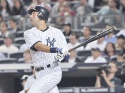 Derek Jeter conectó su imparable 2,994 y salió del campo con un dolor en la pantorrilla derecha. AP  /