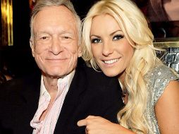 Hefner tenía planeado casarse el domingo con la ''playmate'' Crystal Harris. ESPECIAL  /