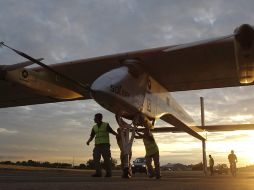 El ''Solar Impulse HB-SIA'' completó el trayecto entre Bruselas y París en más de 16 horas. EFE  /