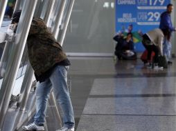 En las jornadas previas, miles de pasajeros resultaron afectados por las restricciones. REUTERS  /