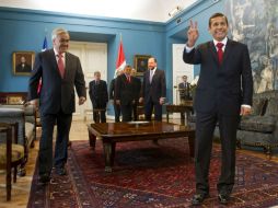 Sebastián Piñera (izquierda) y Ollanta Humala durante la reunión en el Palacio de la Moneda, en Santiago. AFP  /