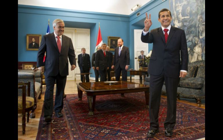 Sebastián Piñera (izquierda) y Ollanta Humala durante la reunión en el Palacio de la Moneda, en Santiago. AFP  /