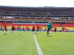 El Tri Sub-17, durante el entrenamiento de ayer en el Estadio Morelos. MEXSPORT  /