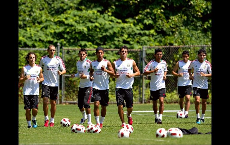 Jugadores de México, durante una sesión de entrenamiento en la Copa Oro.MEXSPORT  /