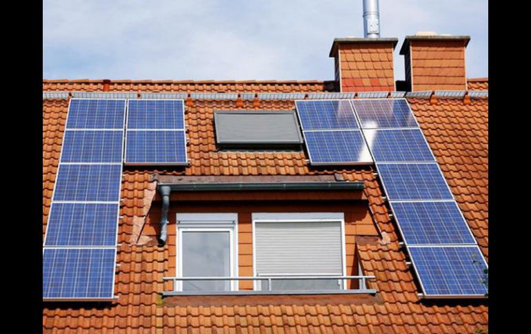 Casa dotada de paneles solares en Bad Vilbel, Alemania. EFE  /