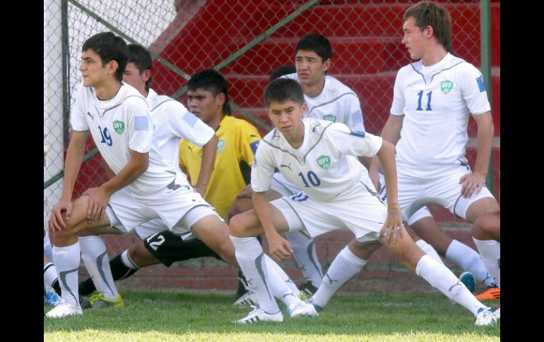 Selección de Uzbekistán durante entrenamiento de cara al Mundial Sub-17. MEXSPORT  /