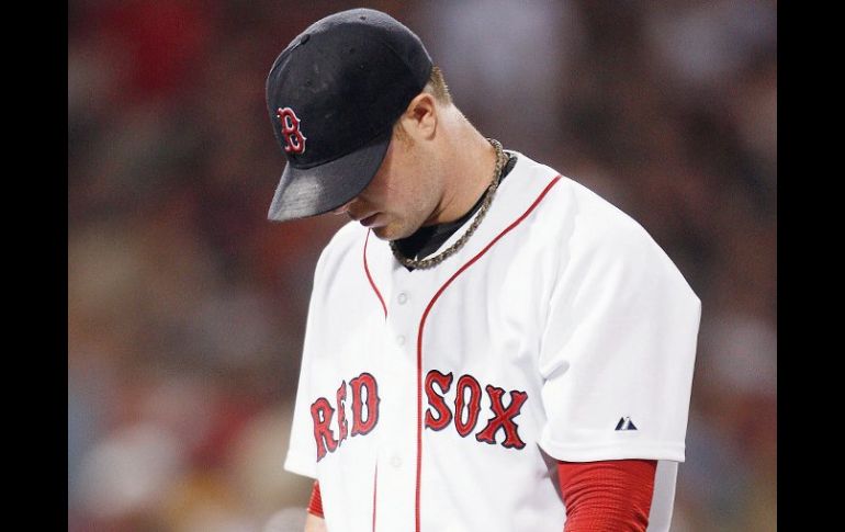 El lanzador de Boston, Jon Lester, abandona el terreno tras ser sustituido en la octava entrada. REUTERS  /