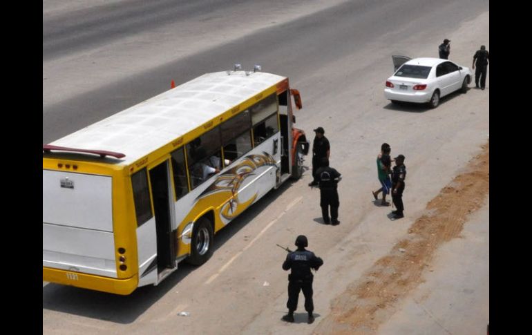 Policías de los tres niveles de gobierno en Guerrero han detenido a personas con armas, droga y vehículos robados. EL UNIVERSAL  /