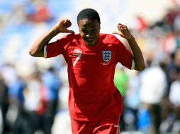 Raheem Sterling de la selección de Inglaterra, celebrando gol contra Ruanda. MEXSPORT  /