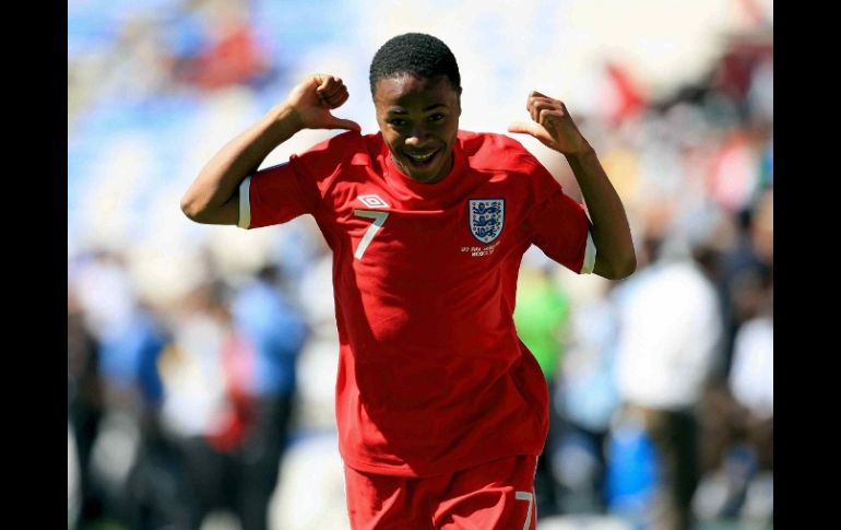 Raheem Sterling de la selección de Inglaterra, celebrando gol contra Ruanda. MEXSPORT  /