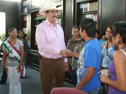 El ex mandatario recibe a estudiantes del Estado de Puebla, en el Centro Fox. EL UNIVERSAL  /