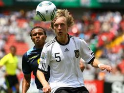 Nico Perrey de Alemania y  Luis Batioja de Ecuador durante partido del Mundial Sub-17 México 2011. MEXSPORT  /