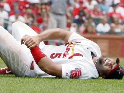 Albert Pujols sufrió la fractura del antebrazo izquierdo en una jugada apretada en primera base. AP  /