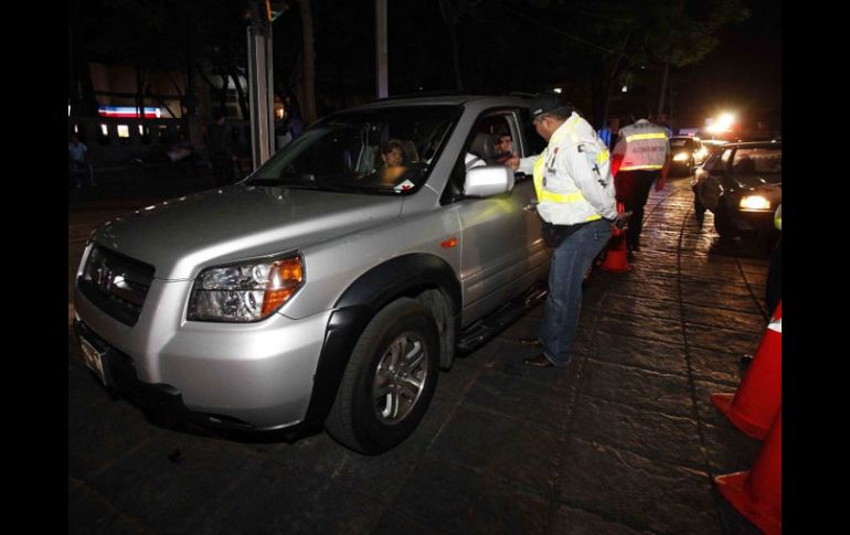 En el marco del operativo Conago-1, la SSP aplicó el programa y revisó documentos a automovilistas. EL UNIVERSAL  /