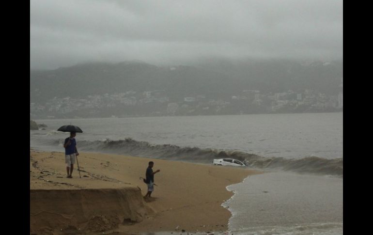 La Sedena aplicó el Plan-DN-III-E, en colonias de Acapulco que resultaron afectadas con inundaciones. EFE  /