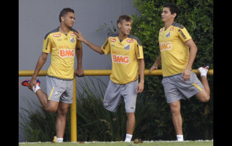 Santos de Brasil se prepara para enfrentar al Peñarol este miércoles. AP  /