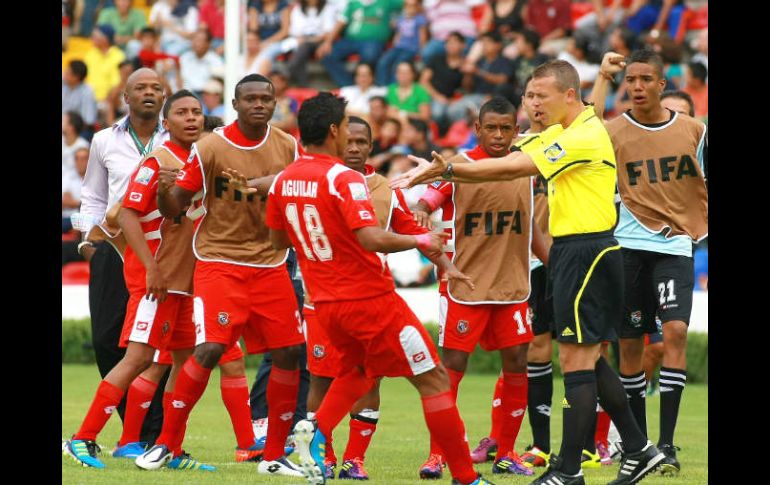 los jugadores de la selección de Panamá buscan otros tres puntos ante su similar de Ecuador. EFE  /