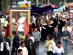 Alrededor de las 09:15 horas inició la procesión con 24 actores caracterizados a la época. EL UNIVERSAL  /