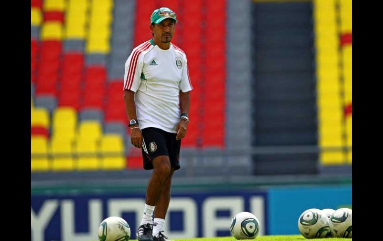 Raúl Gutiérrez exige más a su equipo para la siguiente fase del Mundial Sub-17. MEXSPORT  /