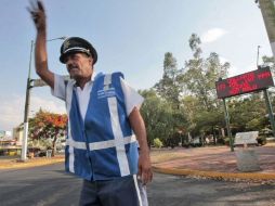 Vía internet se habilitará un espacio para denunciar a los autos contaminantes y talleres irregulares. ARCHIVO  /