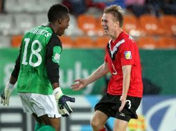 Quillan Roberts de Canada celebrando el gol del empate ante Inglaterra. MEXSPORT  /