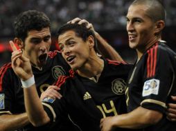 Israel Castro (Izq) Javier Hernández (Centro) Jorge Torres (Der).AFP  /