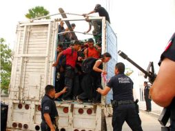 Los 78 migrantes centroamericanos fueron ubicados en la estación ferroviaria de la comunidad de Irolo. ARCHIVO  /