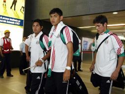 Los jugadores mexicanos a su llegada a Monterrey para el duelo ante Holanda. MEXSPORT  /