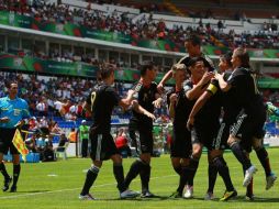 Los jugadores de Alemania festeja uno de los goles en el partido. MEXSPORT  /