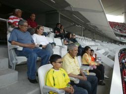 Los suscriptores de EL INFORMADOR observan el partido Brasil vs. Australia desde un palco en el Estadio Guadalajara. E.FLORES  /