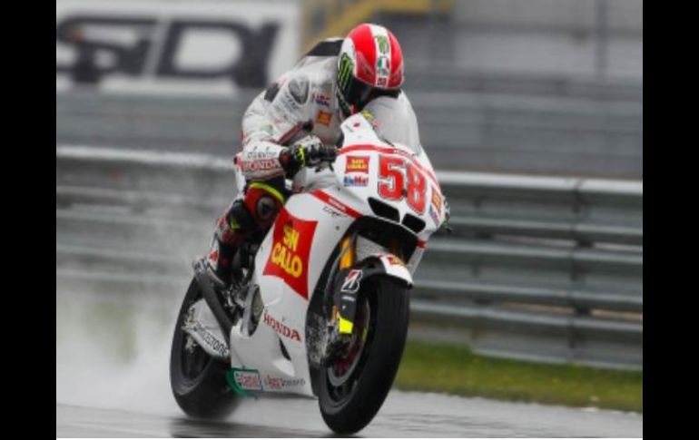 el italiano MArco Simoncelli como primer lugar en el segundo entrenamiento libre. MOTO GP  /