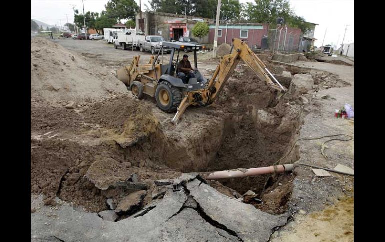 El socavón tiene una extensión de 70 metros de largo. S. NÚÑEZ  /