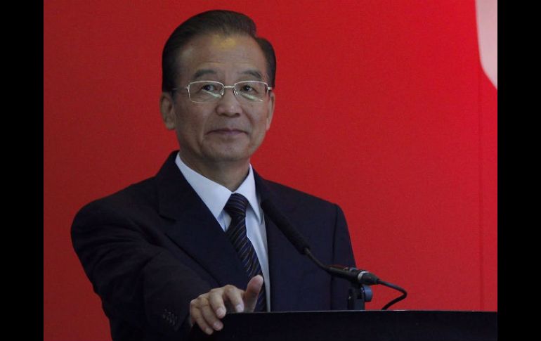 Wen Jiabao ofrece discurso durante visita a la planta de MG motor en Longbridge. EFE  /