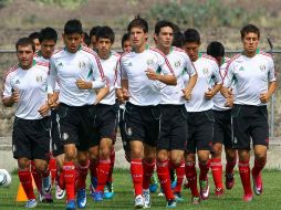 Elementos de la Selección mexicana Sub-17 trotan durante la sesión de práctica desarrollada en Pachuca. MEXSPORT  /