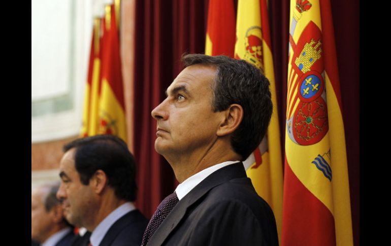 En la imagen, el mandatario José Luis Rodríguez Zapatero durante una ceremonia en el Parlamento español. REUTERS  /