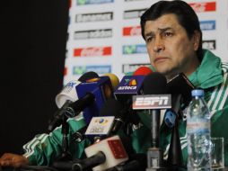 El técnico de la Selección, Luis Fernando Tena, durante rueda de prensa para distintos medios de comunicación. EFE  /