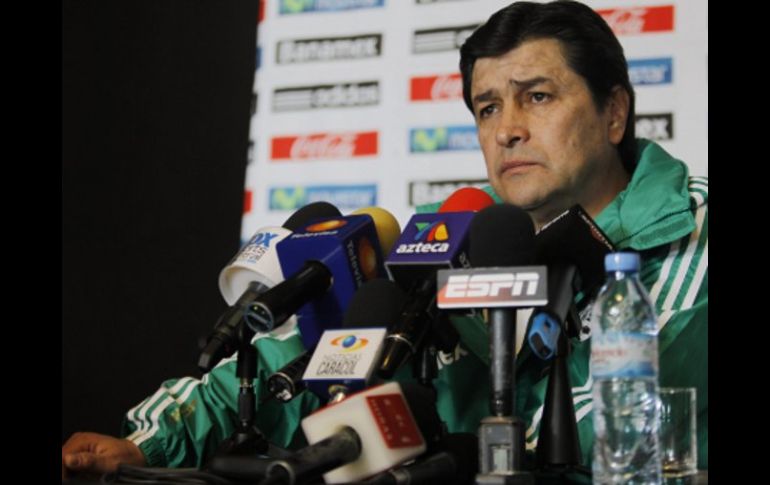 El técnico de la Selección, Luis Fernando Tena, durante rueda de prensa para distintos medios de comunicación. EFE  /