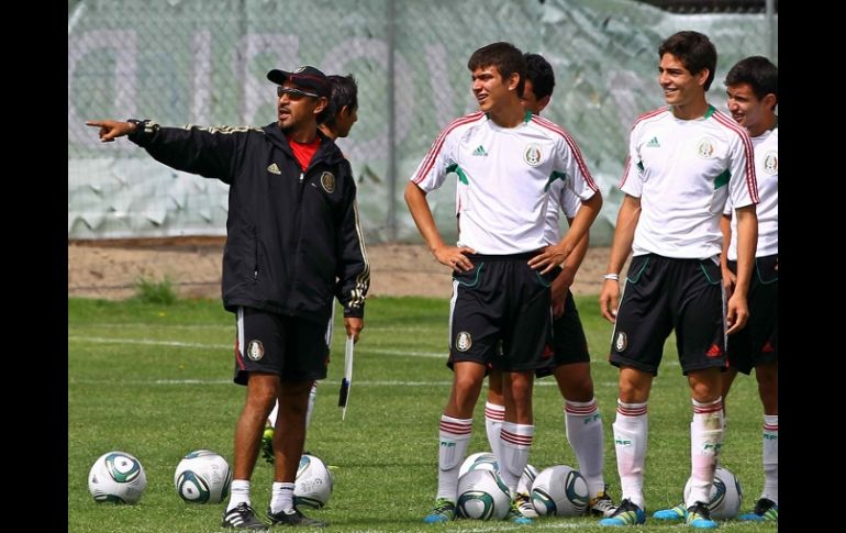 El técnico Raúl Gutiérrez durante sesión de entrenamiento en Pachuca, Hidalgo. MEXSPORT  /