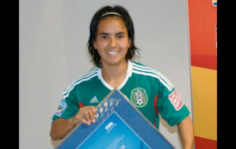 La mexicana recibió el premio como mejor jugadora del duelo ante Inglaterra. NTX  /